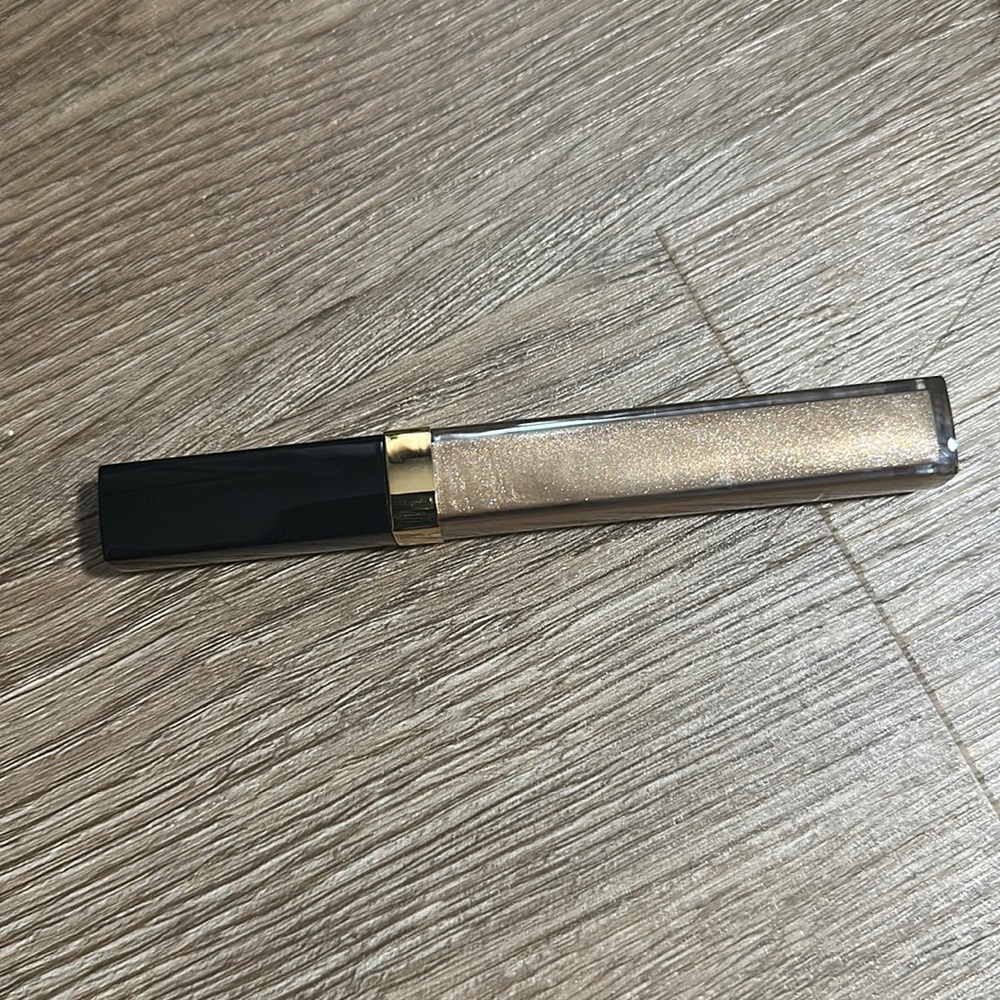 NWOT Chanel lipgloss nude